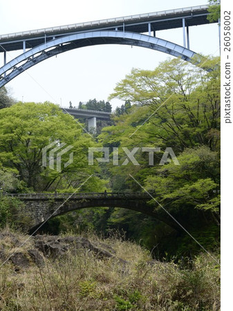 從高千穗峽谷看到的三座橋樑 從高千穗峽谷看到的三座橋樑 26058002