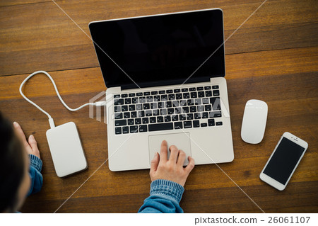 People who use laptop computers, a true view 26061107