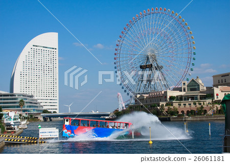Amphibious bus Yokohama 26061181