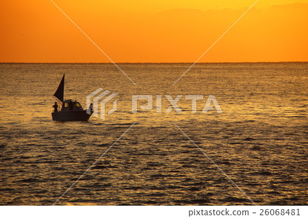 晨光和漁船 晨光和漁船 26068481