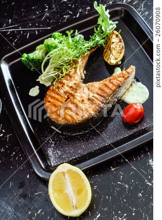 salmon steak salmon steak 26070908