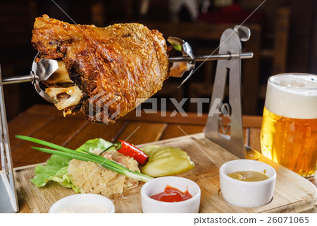 Pork knuckle with sauce 26071065