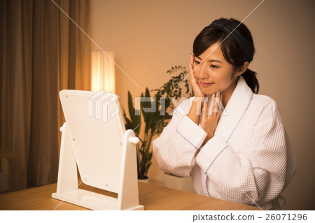 young woman young woman 26071296