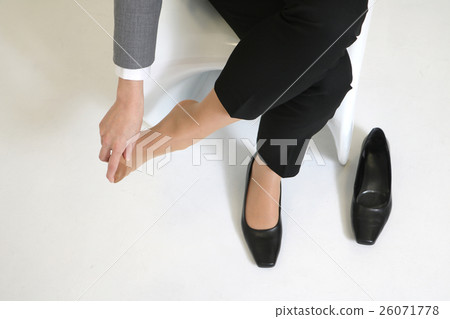 Japanese women and foot pain 26071778