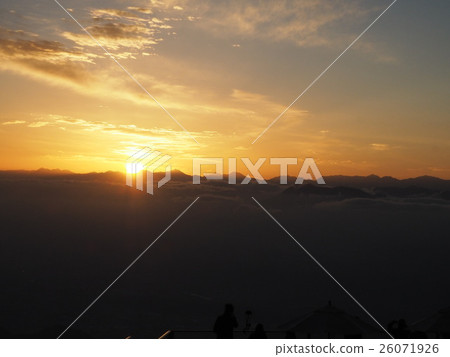 雲彩海的日落 雲彩海的日落 26071926