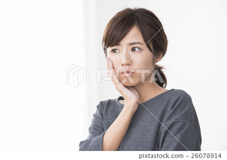 年輕的女士 26078914