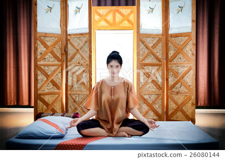 Beautiful asian woman waiting masseur in the spa 26080144