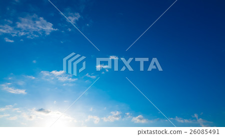 11月清晨的天空和雲彩(通過修飾16:9誇大) 11月清晨的天空和雲彩(通過修飾16:9誇大) 26085491
