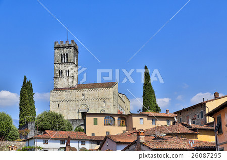 Dome of Barga with blue sky, Tuscany Italy 26087295