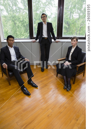 企業人坐窗口邊 26089395