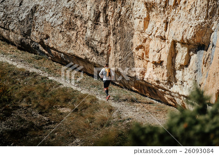 male runner running male runner running 26093084