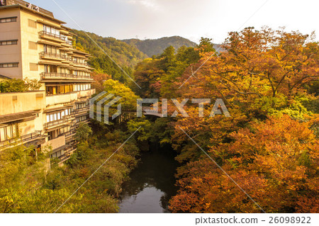 山中溫泉Tsurusen河和秋天 26098922
