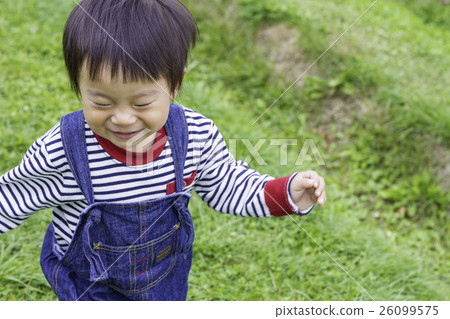 A boy who fades in nature 26099575