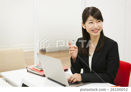 Conference meeting Meeting negotiation Presentation consultant Sales business image Conference meeting Meeting negotiation Presentation consultant Sales business image 26100052