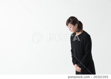 中年女性正式著裝·白背 26101391