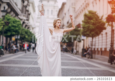 wedding day in Budapest 26101613