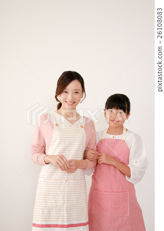 Mother and daughter of an apron Mother and daughter of an apron 26108083
