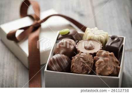chocolates chocolates 26112738