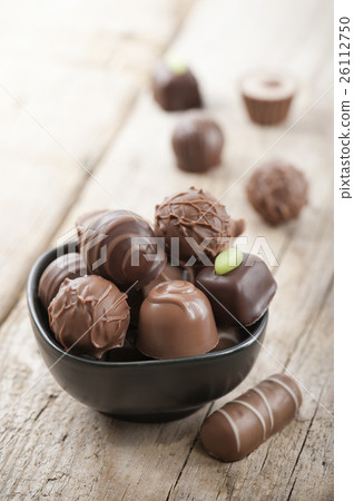 chocolates chocolates 26112750