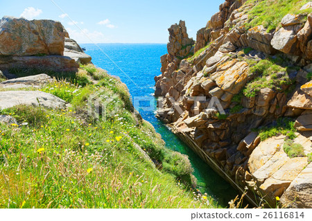 View of Divan Bay from Brittany's tourist destination Primel · Tregastel View of Divan Bay from Brittany's tourist destination Primel · Tregastel 26116814