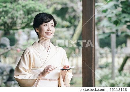 Kimono women Kimono women 26118118
