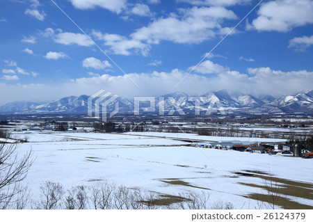 北海道日高山和十勝平原 26124379