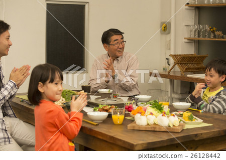 Nabe cooking dinner image Nabe cooking dinner image 26128442