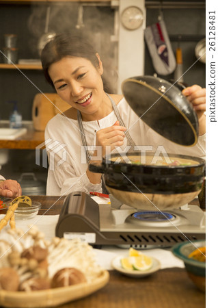 Nabe cooking dinner image Nabe cooking dinner image 26128481