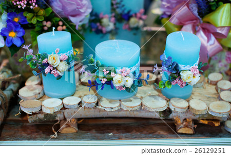 decoration of flowers and candles at the wedding 26129251