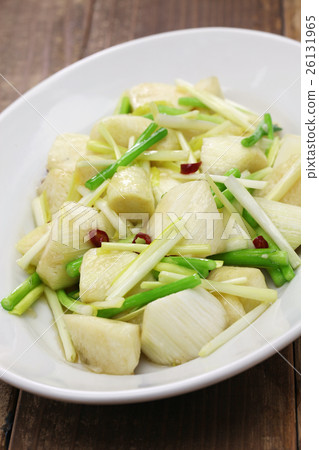 Stir-fry of Macaronida 26131965