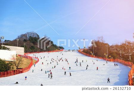 Popular winter ski sports. 26132710