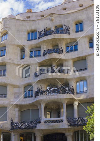 Casa Mila Vertical Position 26133108