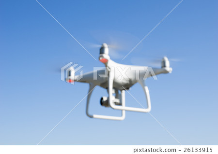 無人機飛藍天（模糊） 26133915