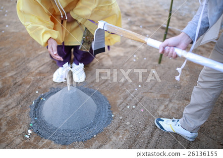 地面節日節日（安全祈禱節儀式活動襪子身體部位人物男性神聖佛地活動） 26136155