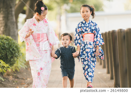 yukata, jinbei, older sister and younger brother 26149800