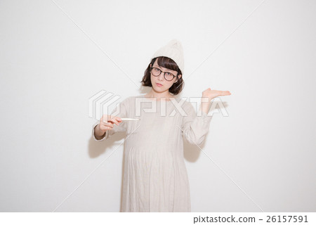 Pregnant woman Pregnant woman 26157591