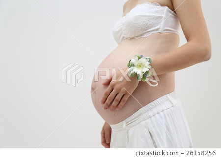 Pregnant woman without face Pregnant woman without face 26158256