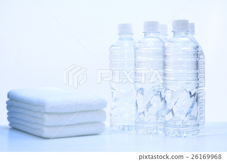 礦泉水和毛巾藍色圖像 26169968