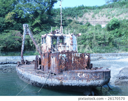 Abandoned ship 26170570