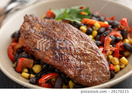 Roasted turkey with black bean salad 26178215