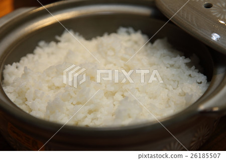 White rice 26185507