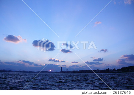 The sea at dusk 26187646