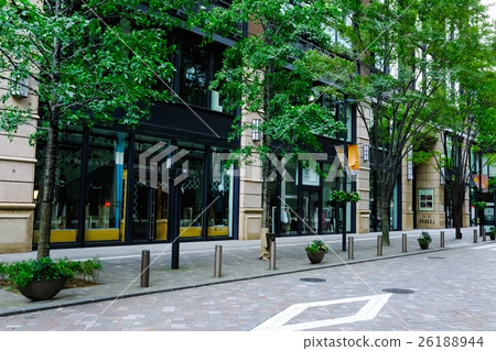 Marunouchi Naka Dori (36) 26188944