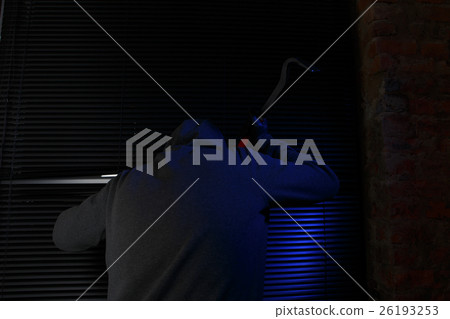 Night thief with master key Night thief with master key 26193253