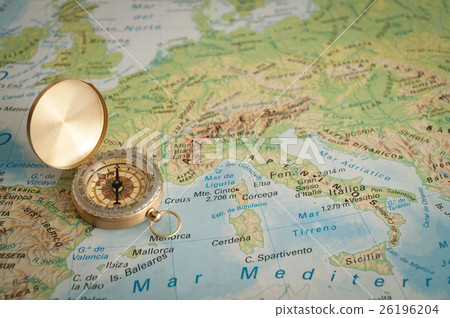 the compass on map the compass on map 26196204