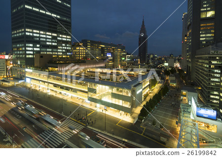 Busta新宿新宿站新宿新南口newoman夜景晚景霓虹燈 照片素材 圖片 圖庫