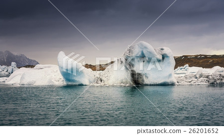 Blue icebergs closeup Blue icebergs closeup 26201652