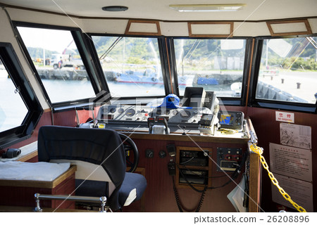 Cruiser's steering room 26208896
