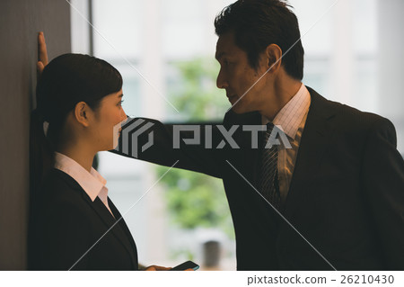 office romance, boss, subordinate 26210430