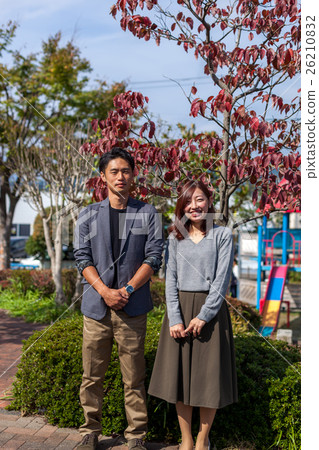 年輕夫婦2人 年輕夫婦2人 26210832